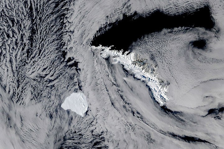Iceberg A-81 southwest of South Georgia, photographed by Terra on 20 October 2026